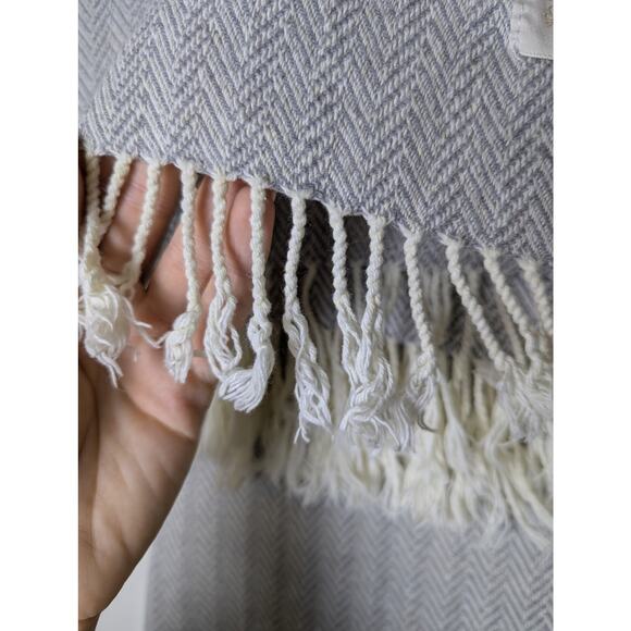Nido Notte Italia (2) Grey Herringbone Cotton Blend Fringe Throw Blanket 50 x 52 - Picture 4 of 9